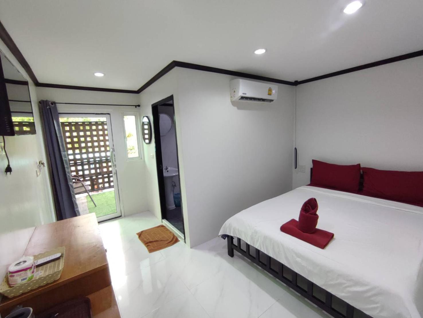 Kitty Guesthouse Pulau Phi Phi Luaran gambar