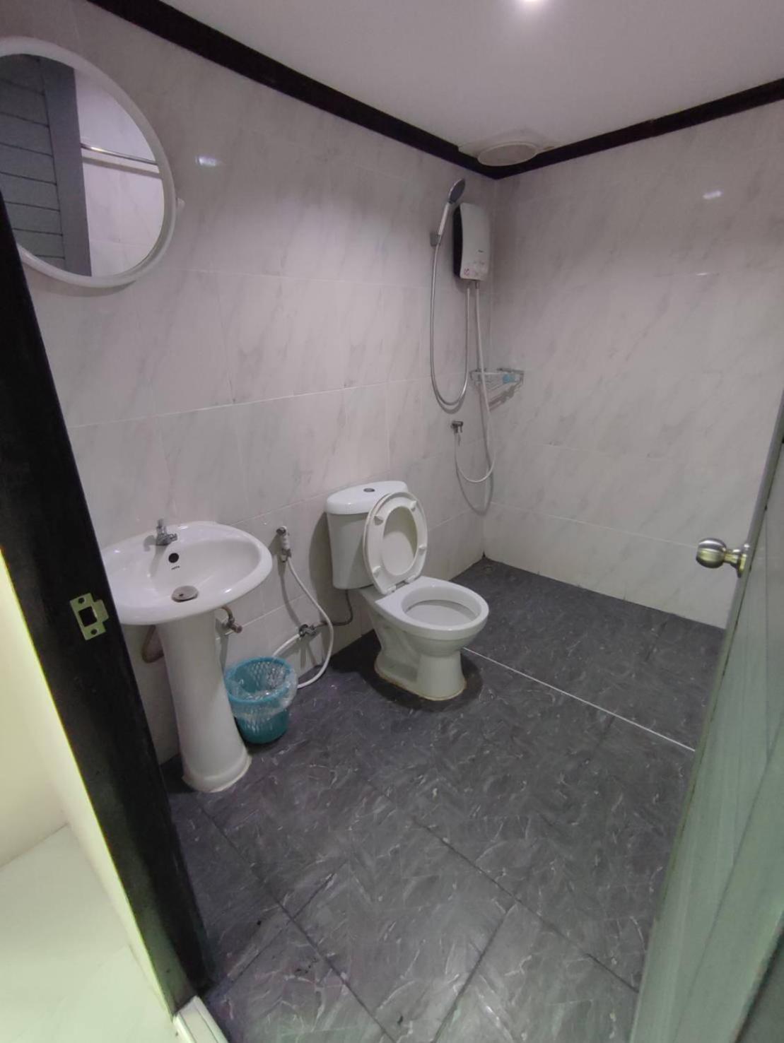 Kitty Guesthouse Pulau Phi Phi Luaran gambar