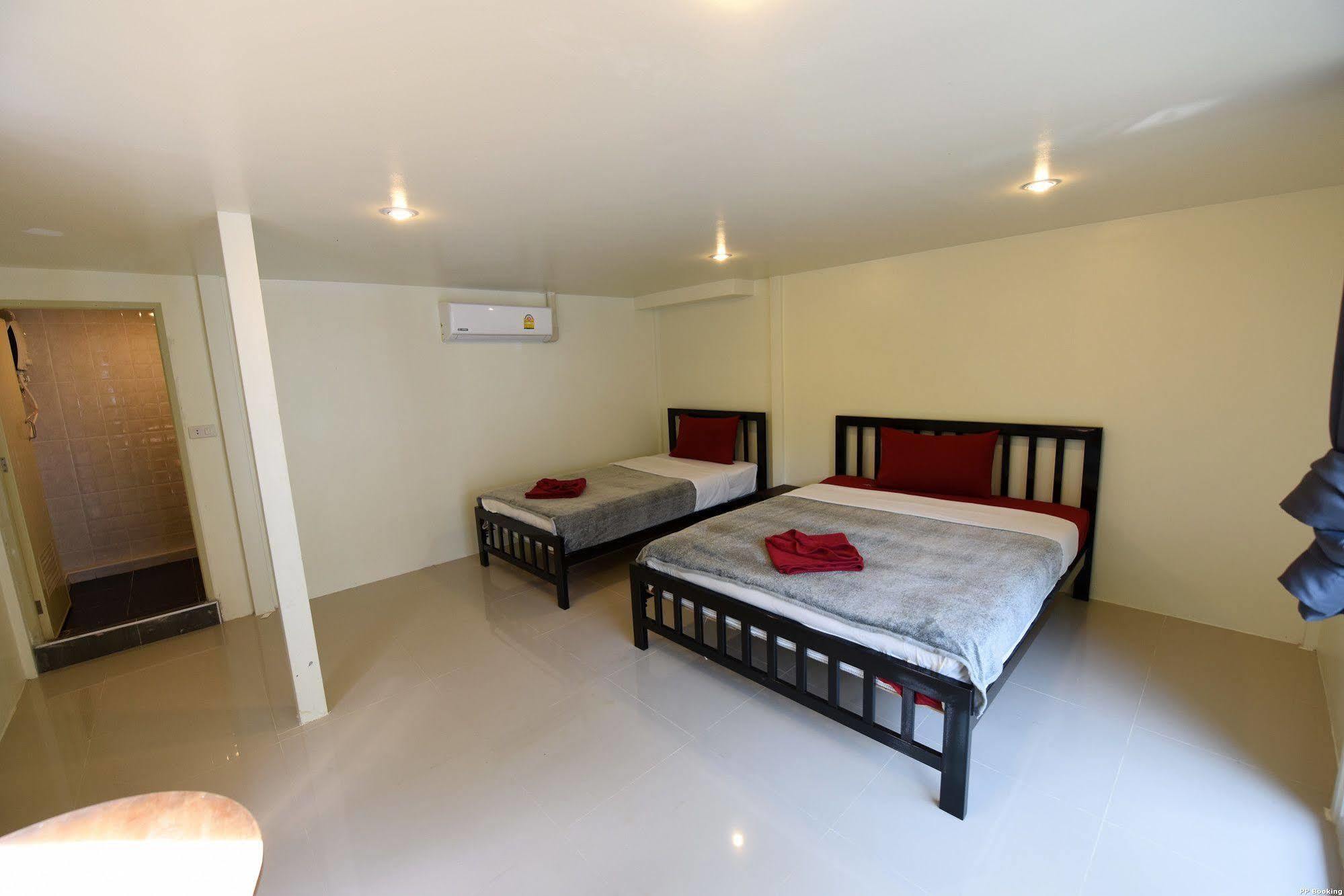 Kitty Guesthouse Pulau Phi Phi Luaran gambar