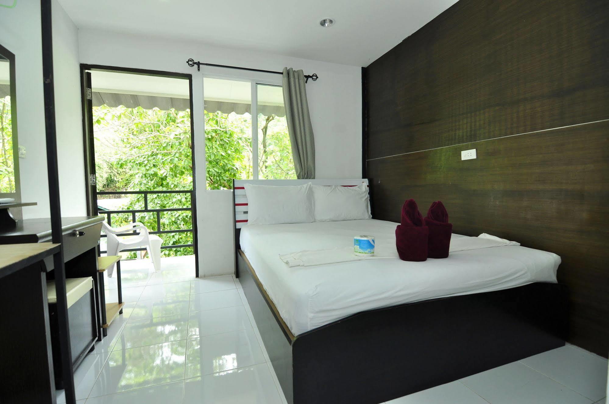 Kitty Guesthouse Pulau Phi Phi Luaran gambar